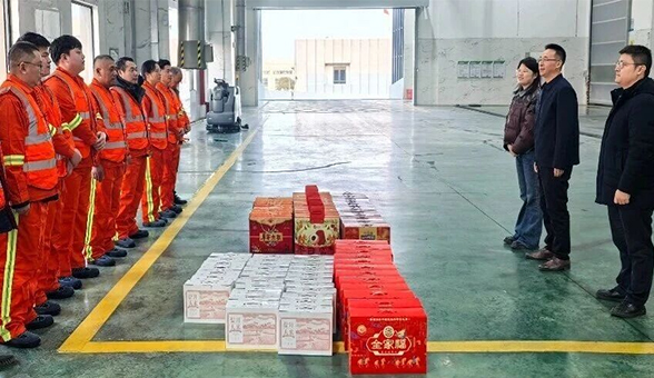 經(jīng)開城發(fā)集團(tuán)走訪慰問(wèn)一線職工